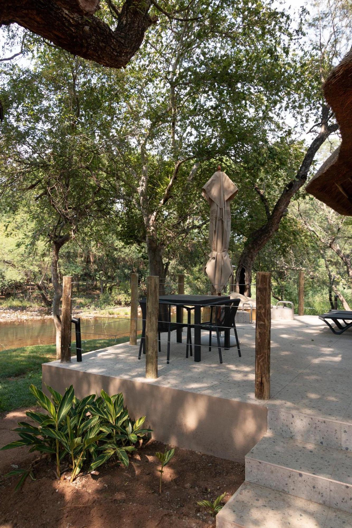 Mologa River Lodge Rust de Winter Eksteriør billede